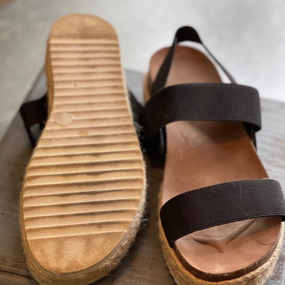 Platform Sandal - Picture 4 of 4